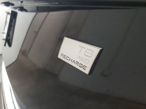 Certified 2024 Volvo XC90 T8 Plus AWD/4WD image 7