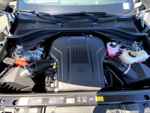 New 2025 Land Rover Range Rover SE image 12