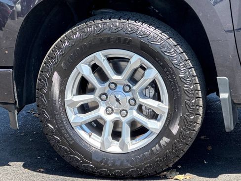 Used 2023 Chevrolet Silverado 1500 RST AWD/4WD image 32