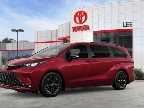 New 2026 Toyota Sienna XSE AWD/4WD image 2