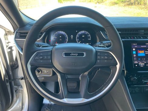 New 2025 Jeep Grand Cherokee L Altitude AWD/4WD image 12