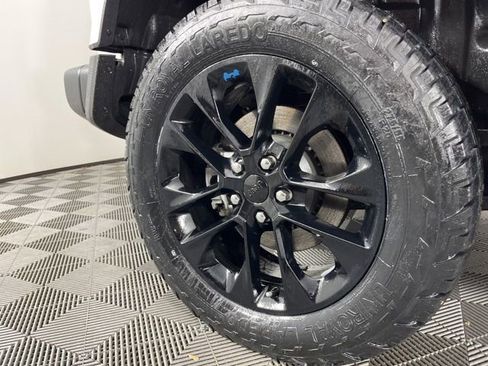 Used 2022 Jeep Wrangler Unlimited Sahara w/ Cold Weather Group image 15