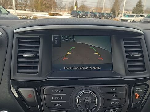Used 2020 Nissan Pathfinder SV image 19