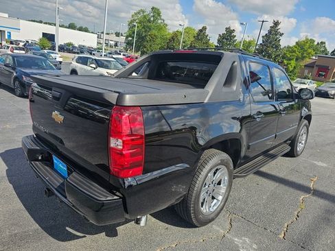 Used 2007 Chevrolet Avalanche LTZ w/ LTZ Preferred Equipment Group RWD image 8