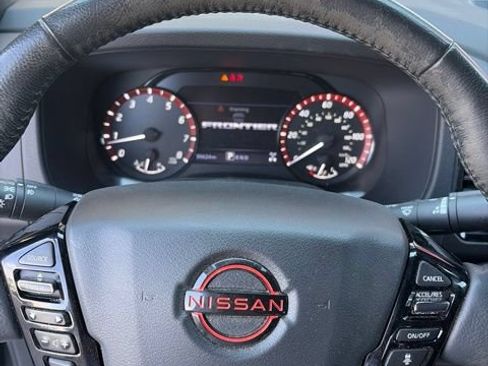 Used 2022 Nissan Frontier PRO-4X w/ Pro-4X Premium Package AWD/4WD image 13