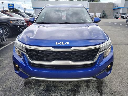 Used 2023 Kia Seltos S w/ Navigation Package AWD/4WD image 2