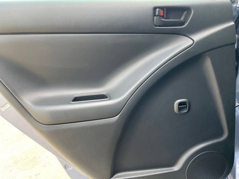 Used 2007 Toyota Matrix FWD image 21