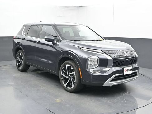 Used 2024 Mitsubishi Outlander SE AWD/4WD image 6