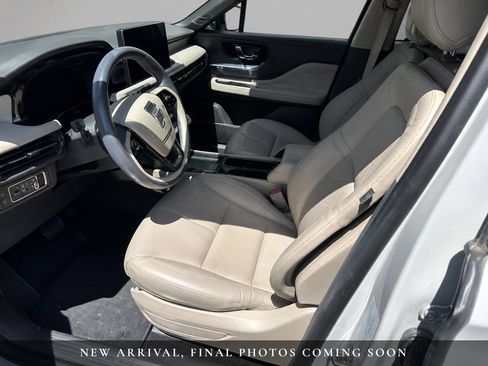 Used 2023 Lincoln Corsair FWD image 5