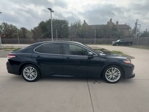 Used 2019 Toyota Camry XLE w/ Driver Assist Package image 9