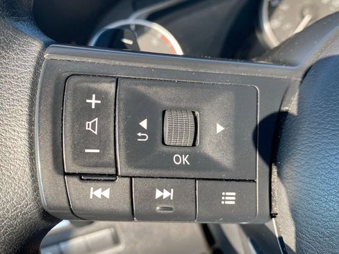 Used 2024 Nissan Rogue SV FWD image 25