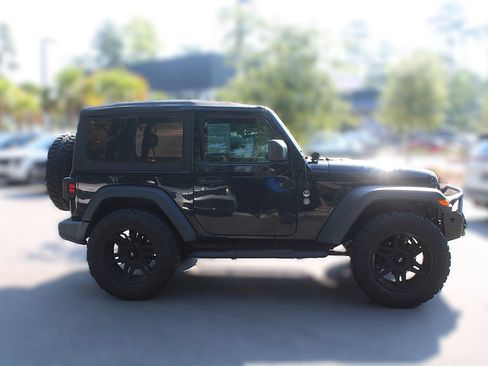 Used 2021 Jeep Wrangler Sport AWD/4WD image 11
