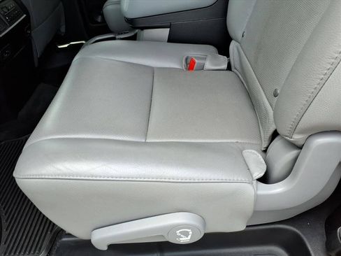 Used 2013 Toyota Sequoia Platinum AWD/4WD image 20