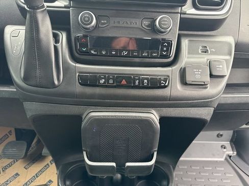 Used 2024 RAM ProMaster 2500 w/ Cold Weather Group FWD image 17