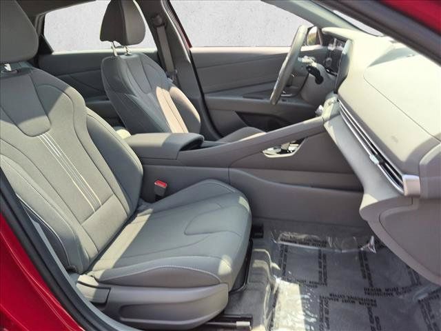 Used 2024 Hyundai Elantra SEL w/ Convenience Package FWD image 21