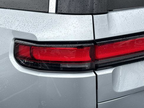 Used 2023 Rivian R1S Adventure image 29