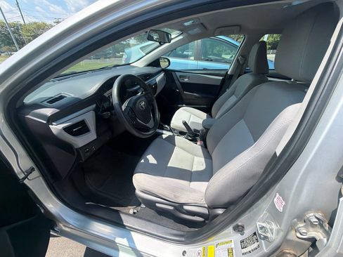 Used 2015 Toyota Corolla LE FWD image 13
