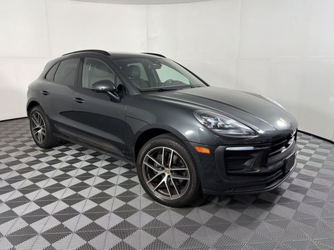 Certified 2024 Porsche Macan AWD/4WD image 7