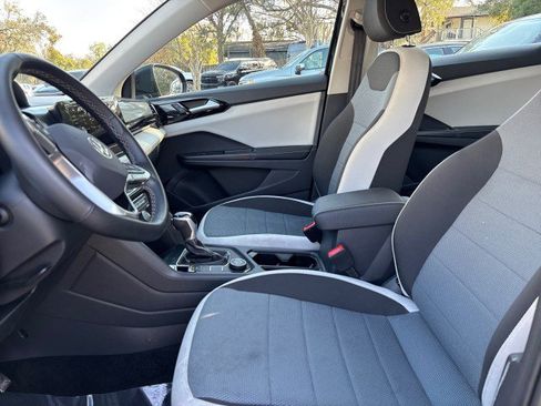 Used 2025 Volkswagen Taos S image 10