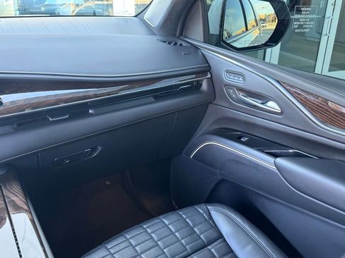 Used 2023 Cadillac Escalade ESV Sport Platinum w/ LPO, ONYX Package image 23