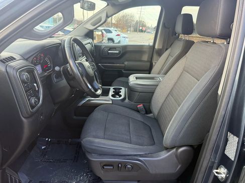 Used 2019 Chevrolet Silverado 1500 RST image 12