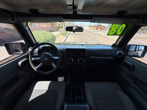 Used 2008 Jeep Wrangler Unlimited Sahara AWD/4WD image 13