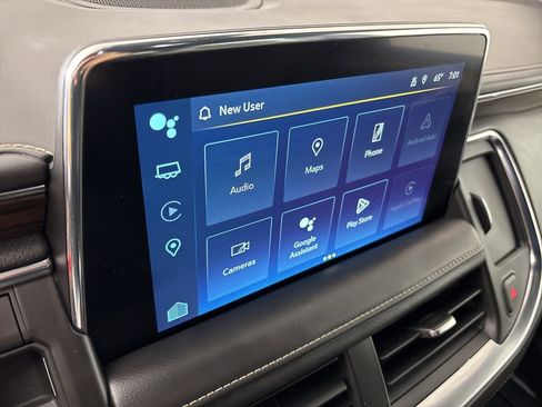 Used 2023 Chevrolet Suburban Premier image 28