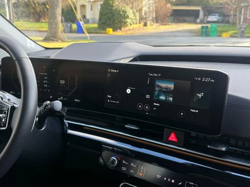 Used 2025 Kia Carnival SX Prestige FWD image 19