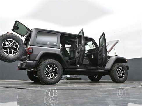 Used 2024 Jeep Wrangler Unlimited Rubicon w/ Technology Group image 50