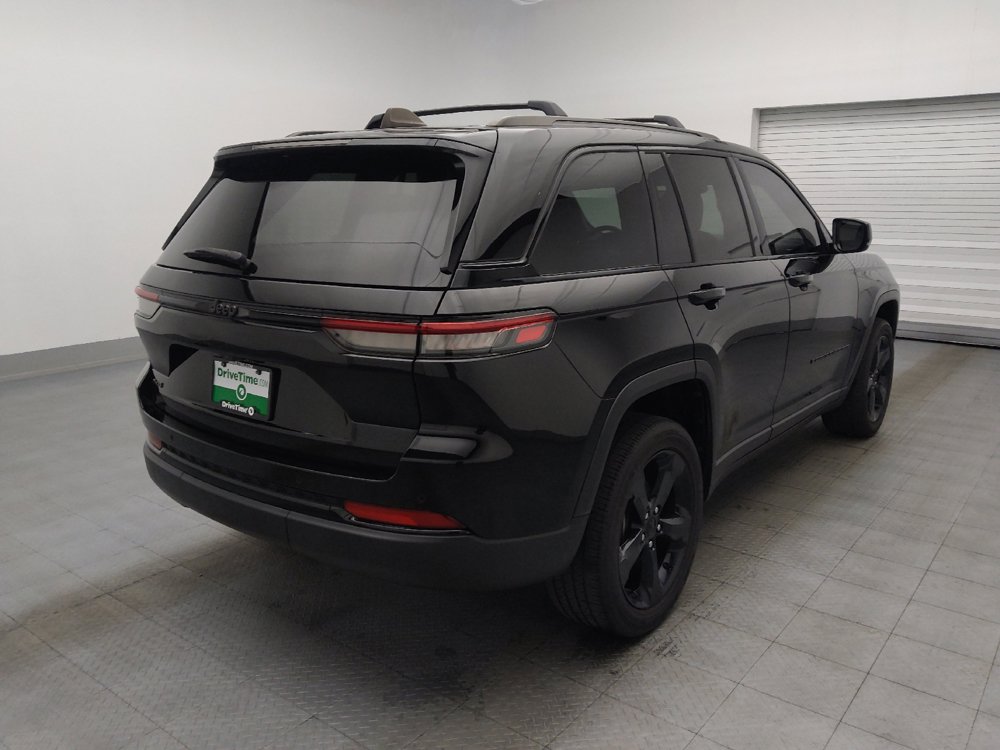Used 2023 Jeep Grand Cherokee Altitude AWD/4WD image 9