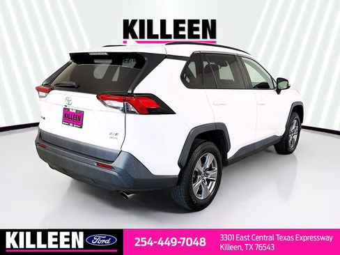 Used 2022 Toyota RAV4 XLE AWD/4WD image 9