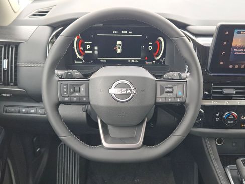 New 2026 Nissan Pathfinder Platinum FWD image 16