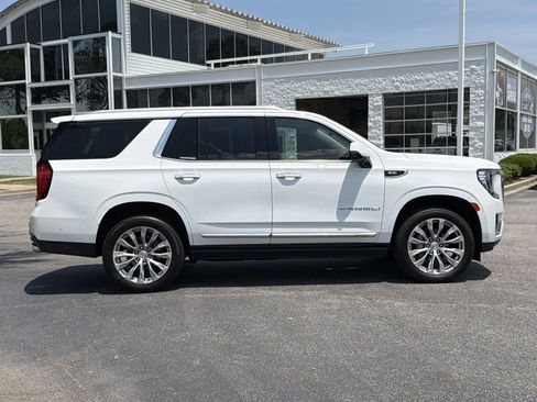 Used 2024 GMC Yukon Denali w/ Advanced Technology Package AWD/4WD image 13