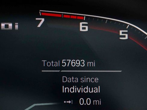 Used 2020 BMW X5 M50i w/ Premium Package image 21