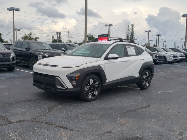 Used 2024 Hyundai Kona SEL FWD image 2