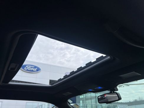 Used 2009 Dodge Challenger SRT8 w/ SRT Option Group II image 36