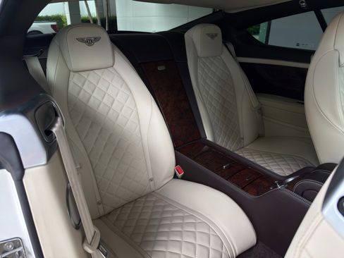 Used 2016 Bentley Continental GT image 24