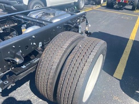 New 2025 Chevrolet Low Cab Forward image 5