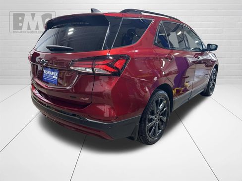 Used 2023 Chevrolet Equinox RS w/ RS Leather Package AWD/4WD image 3