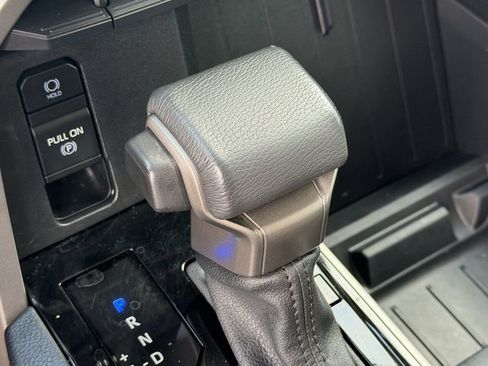 Used 2022 Toyota Tundra SR5 w/ SR5 Premium Package RWD image 21