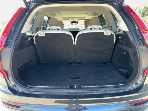 Used 2022 Volvo XC90 T6 Momentum w/ Advanced Package image 23