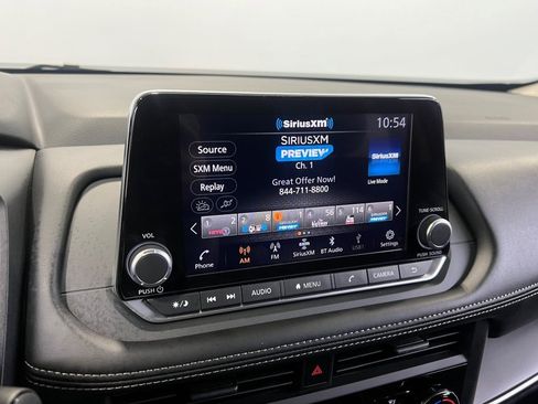 Used 2025 Nissan Rogue S image 37