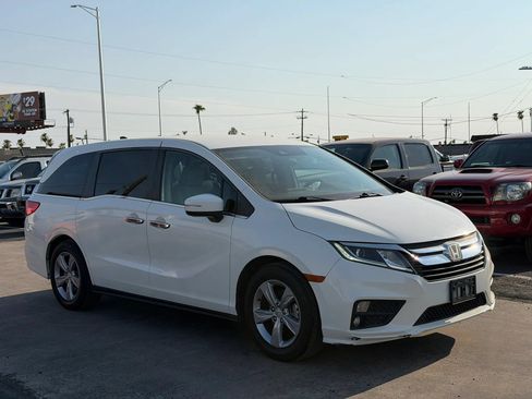 Used 2018 Honda Odyssey EX image 12
