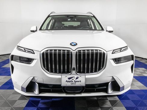 Used 2025 BMW X7 xDrive40i image 2
