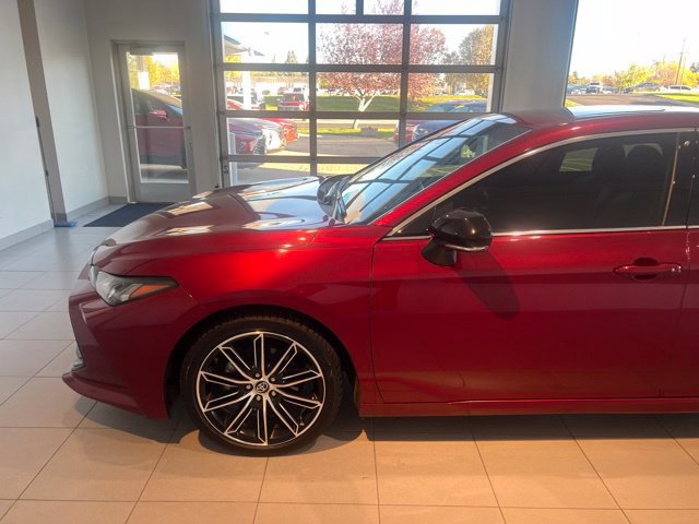 Used 2019 Toyota Avalon Touring w/ Advanced Safety Package FWD image 4