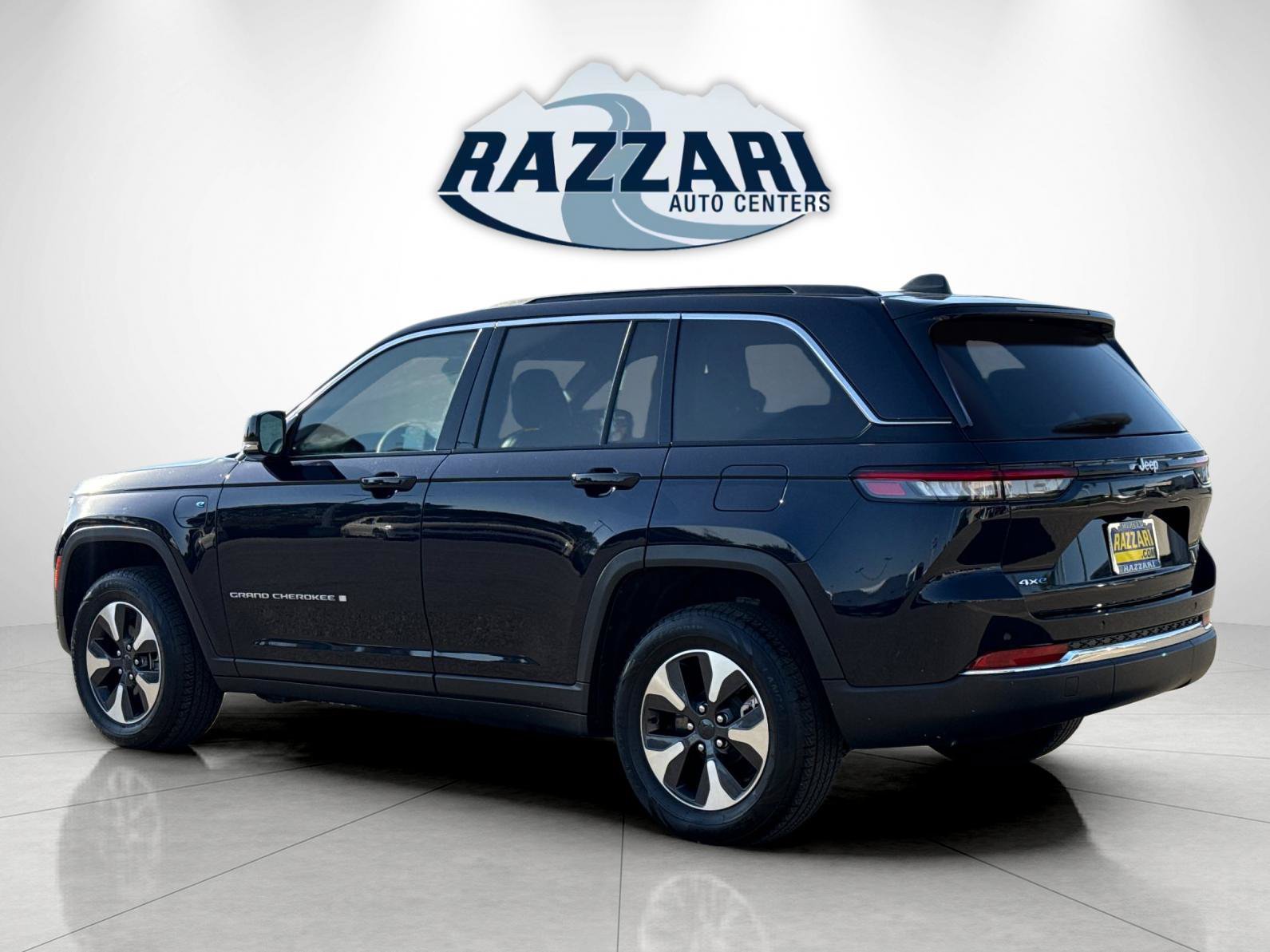 Used 2024 Jeep Grand Cherokee Limited 4xe AWD/4WD image 5