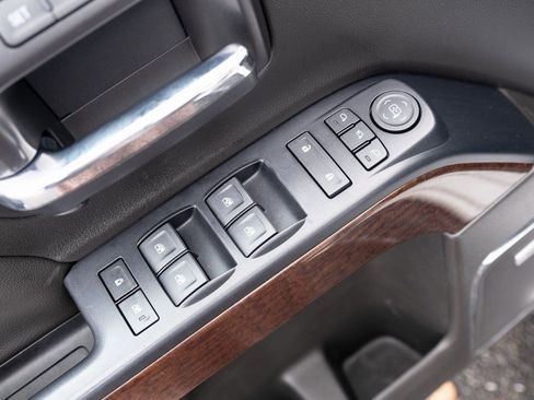 Used 2018 GMC Sierra 1500 SLT image 16