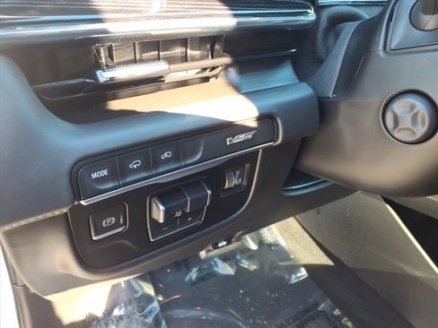 Certified 2023 Cadillac Escalade V image 28