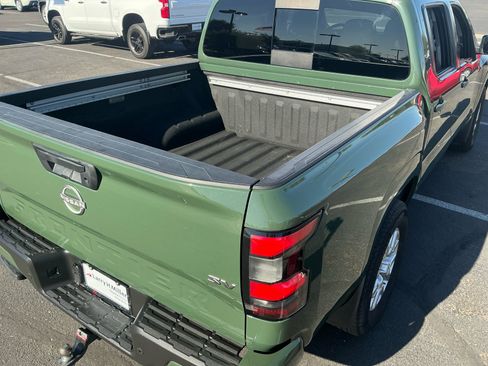 Used 2023 Nissan Frontier SV w/ SV Convenience Package RWD image 32