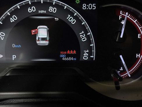 Used 2023 Toyota RAV4 LE AWD/4WD image 19